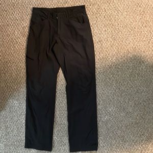 Patagonia men’s pants, off-black